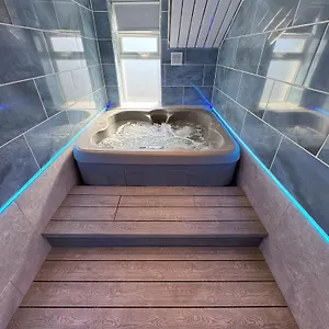 https://edward-place.hotelsin-chester.com